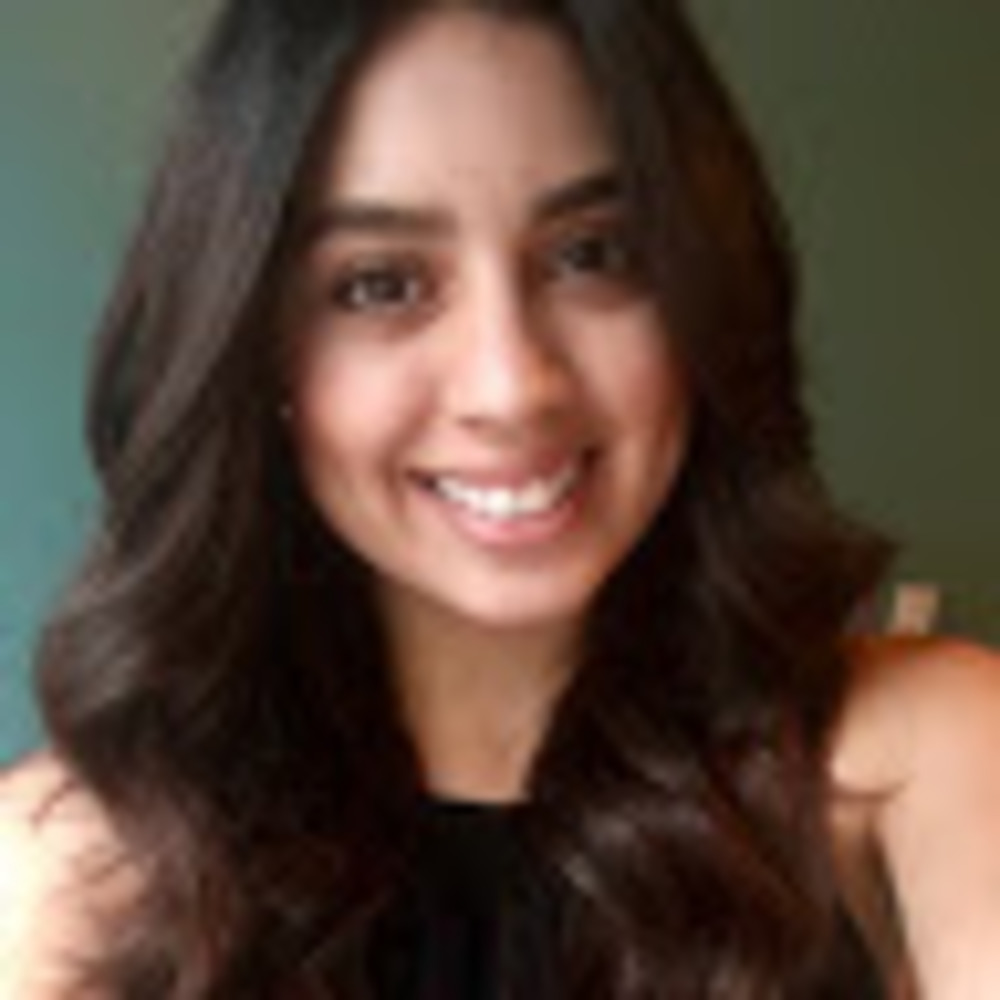 Meet your Posher, Yesenia